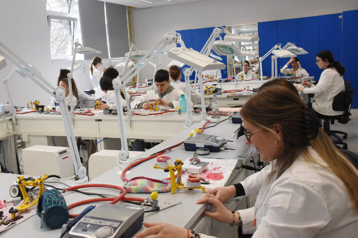 Hrvatskoj nedostaje najmanje 4.000 medicinskih sestara. Najlošija situacija s upisnim kvotama je u – Rijeci