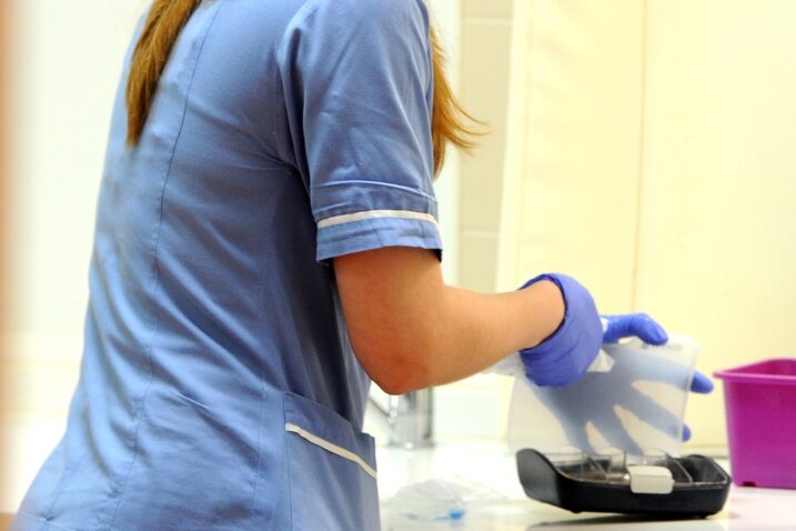 VAPAJ ODGOVORNIMA  Krv propisali krivom pacijentu: Medicinsko osoblje u bolnicama prisiljavaju da rade poslove liječnika