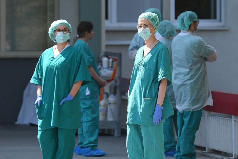 Do 43 posto medicinskih sestara se nije cijepilo – zbog nuspojava, diskutabilnog mRNA cjepiva..