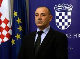 Medved očekuje dolazak vojnog vrha u Okučane