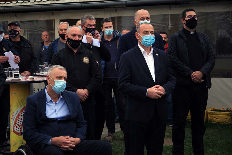 MEDVEDOVO MINISTARSTVO ODGOVORILO NA BRUTALNE NAPADE: Iznijelo detalje o Deminoj srušenoj kući u Petrinji!