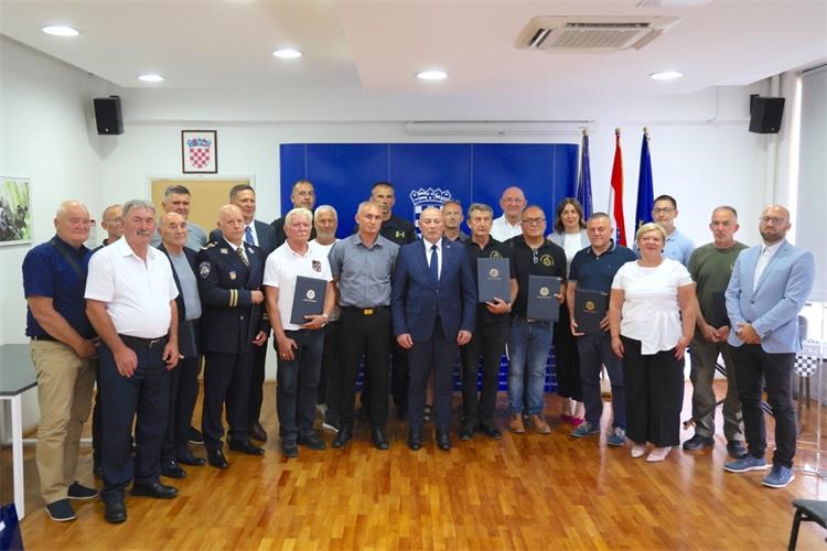 34. obljetnica pogibije branitelja u Kusonjama – Zahvalnice postrojbama i obiteljima poginulih