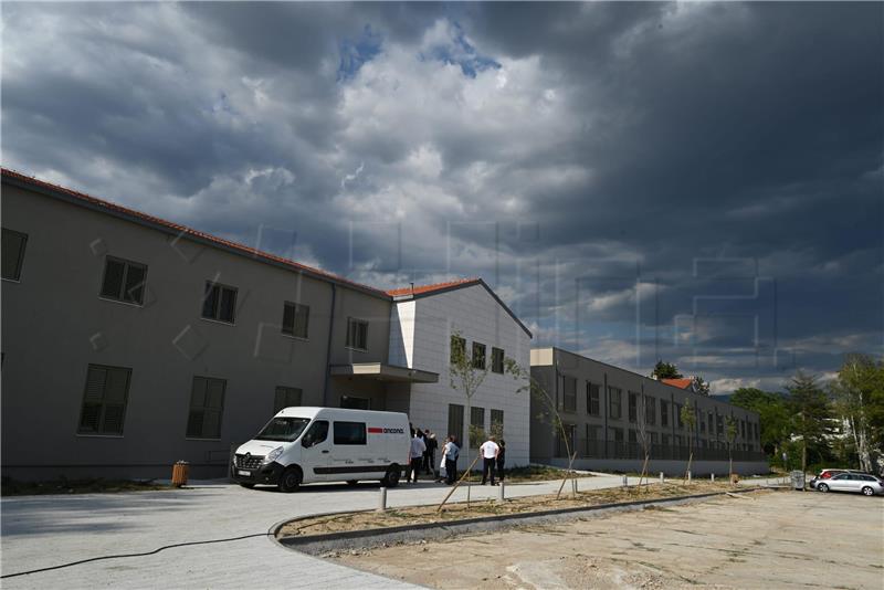 Sinj: Ministar Medved obišao Veteranski centar - završeni građevinski radovi