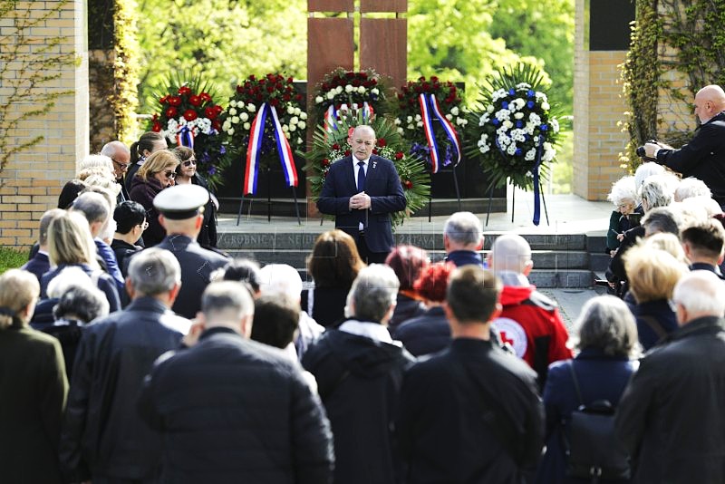 Uoči Uskrsa, poruka nade i upornosti s Mirogoja: “Neumorno ćemo tragati za nestalima iz Domovinskog rata”