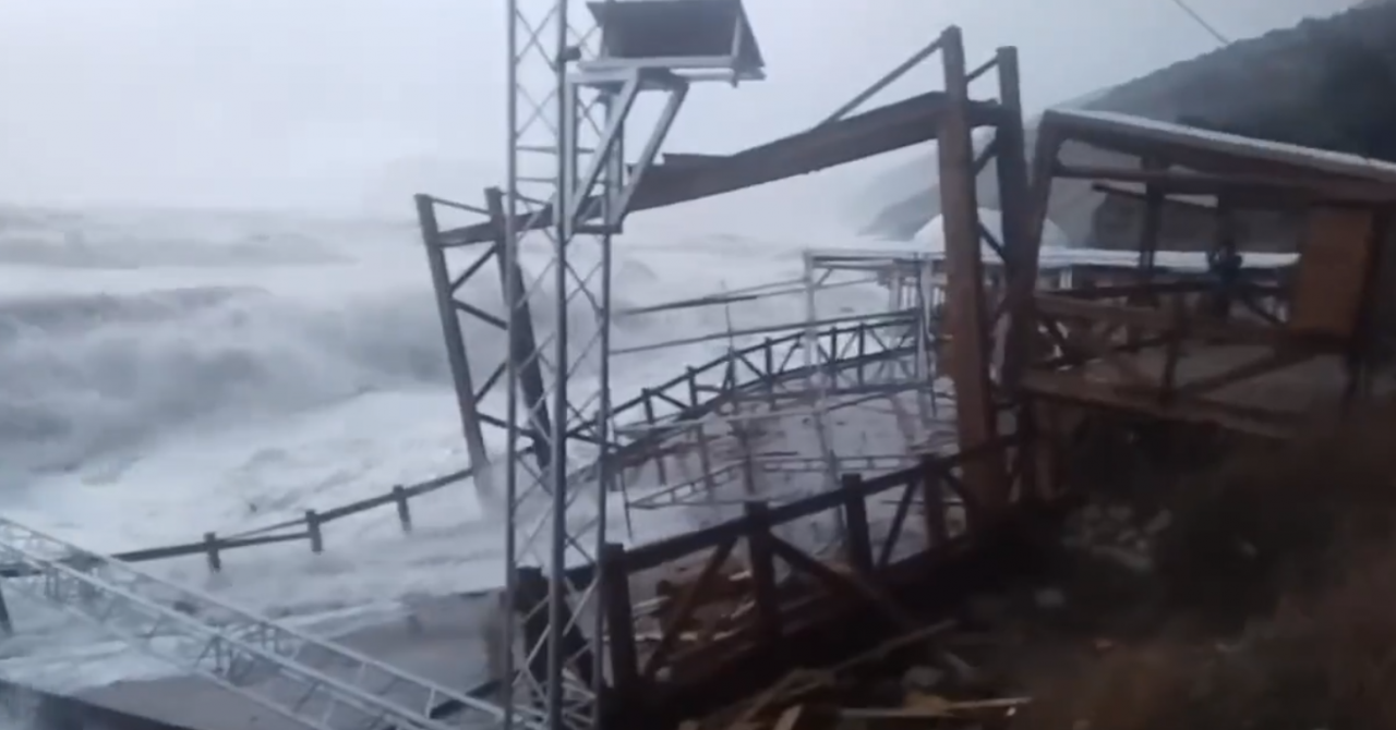 Ruse na Krimu poharala megaoluja, Ukrajinci tvrde: ‘Njihove obrambene pozicije su uništene!‘