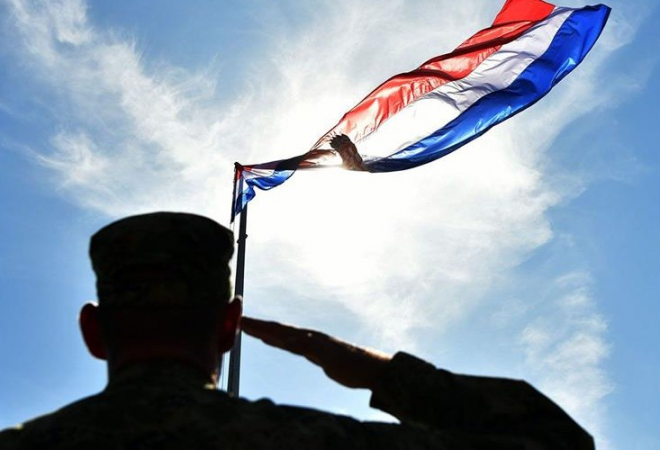 ‘JESMO LI SE BORILI ZA UMIRUĆU HRVATSKU?’ Karamarko podijelio potresnu priču, ovo su riječi heroja Domovinskog rata: ‘Ja malo taksiram, klinci su mi vani’