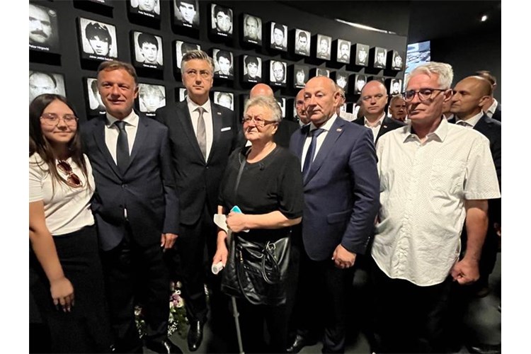 Svečano otvorena Spomen soba u Sinju u čast poginulim braniteljima Sinja i cetinskoga kraja