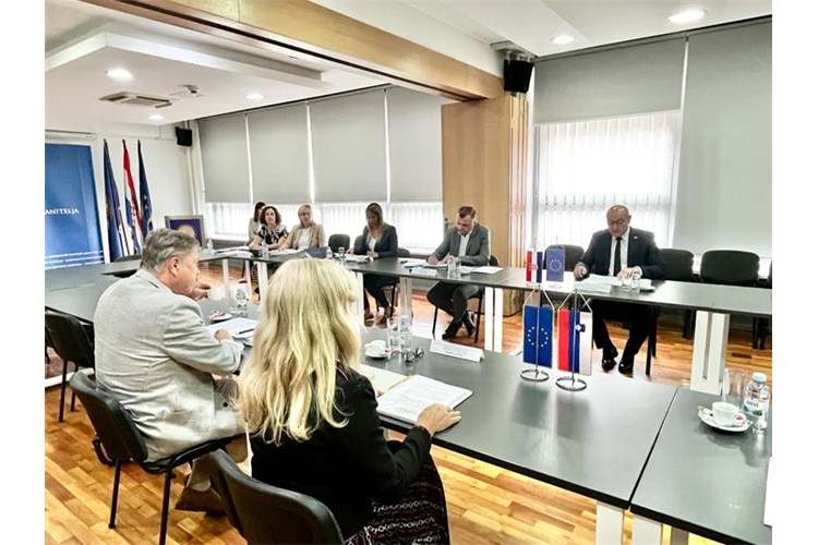 Hrvatska i Slovenija nastavljaju suradnju na uređenju vojnih groblja i identifikaciji žrtava