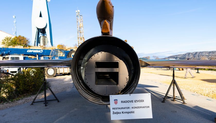 UBD ŽELJKO KRMPOTIĆ: Povijest koja stoji na krilima: MiG-21 postao nova atrakcija i spomenik Domovinskog rata