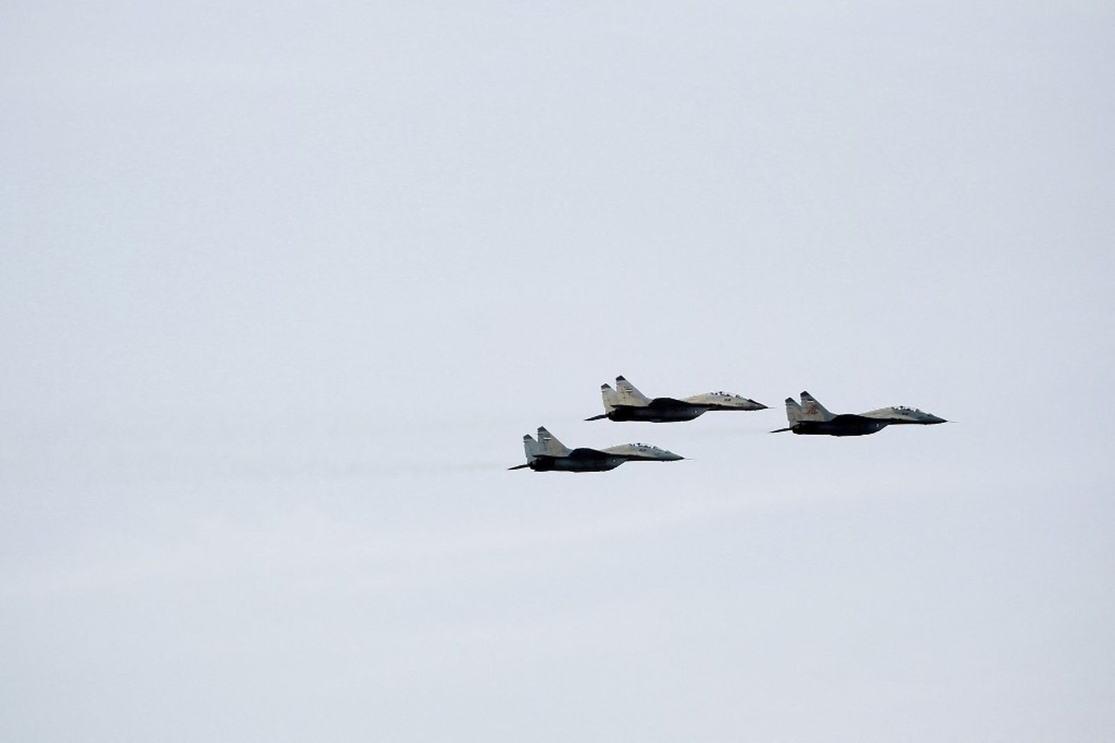 Vojna vježba koja se rijetko viđa: Pogledajte kako iranski MiG-29 pravom raketom presreće cilj u zraku iz neposredne blizine