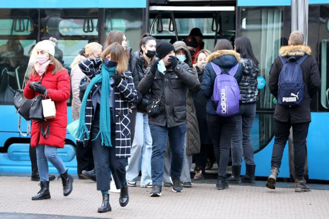 ZABRINJAVAJUĆI  POKAZATELJI: Gotovo 50 posto mladih razmišlja o odlasku, ali ne odlaze impulzivno