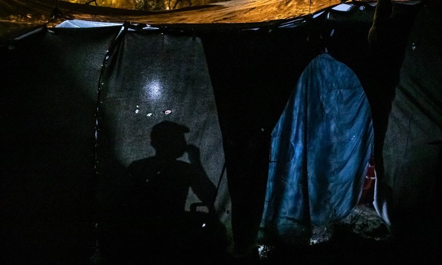 Policija kod Gruda uhitila krijumčare koji su migrante pokušali prebaciti u Hrvatsku