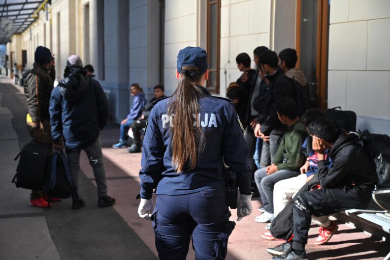 NA MINGRANTSKOJ RUTI: Da je HŽ iole funkcionalan, ne bi ni stajali u Rijeci