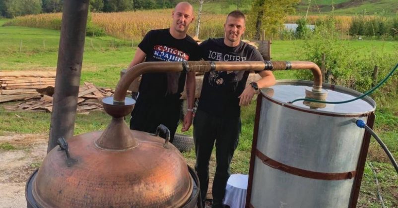 Član kanadske reprezentacije, vratar Zvezde, nogometaš je koji tvrdi kako se rodio u ‘srpskoj Dalmaciji’