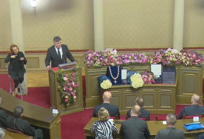 Milanovićev govor u zagrebačkoj skupštini prekinut povikom ‘SLAVA UKRAJINI, HVALA HRVATSKOJ’