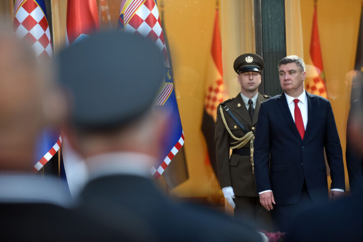 Sukreiranje obrambene politike ponovo posvađalo dva brda: Bi li predsjednik trebao biti na čelu vojske u miru?