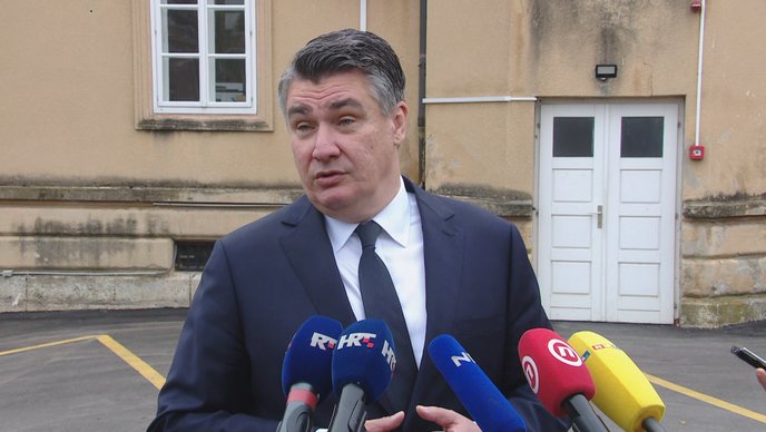 MILANOVIĆ SE SUKOBIO S NOVINARIMA! ‘Najprije skinite masku da vas razumijem što pričate’