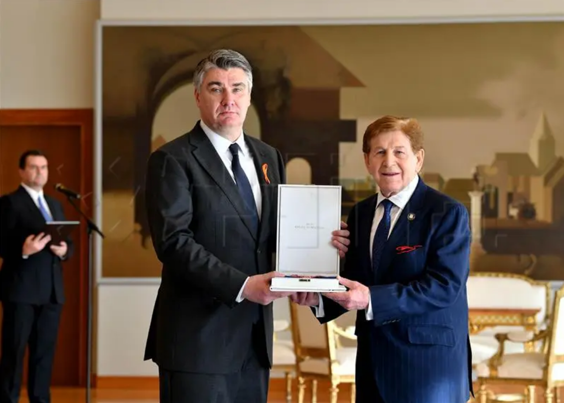 Milanović odlikovao Antona Kikaša Redom kneza Domagoja s ogrlicom