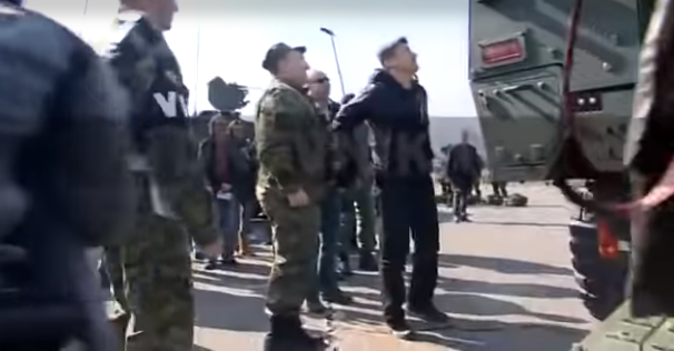 HDZ objavio snimku Milanovića kako pada s transportera