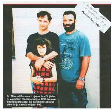 Milorad Pupovac odlikovan od Stipe Mesića 2001. godine