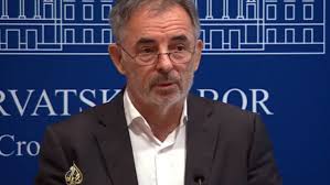 KAMO JE NESTAO ČOVJEK? I u HDZ-a su se počeli pitati što se to s njim događa: Pupovac u zavjetrini, ne može ga se ni vidjeti ni čuti