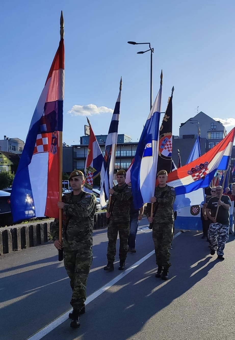 Svečani mimohod obilježio Dan osječkih branitelja i 32. obljetnicu osnutka 106. brigade ZNG