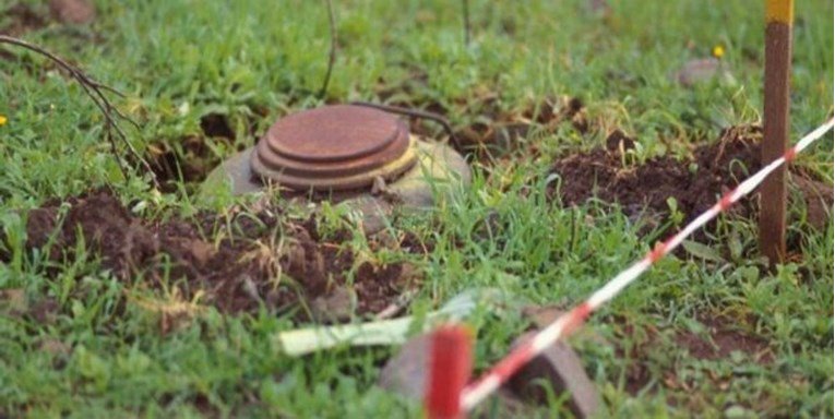 Saborska oporba – Posao razminiranja treba naplatiti Srbiji “koja je posijala sjeme zla”.