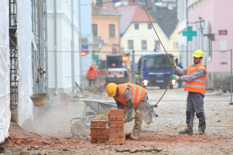 Od Nove godine jako raste minimalac. Sever objasnio zašto će jako narasti i broj onih koji ga primaju
