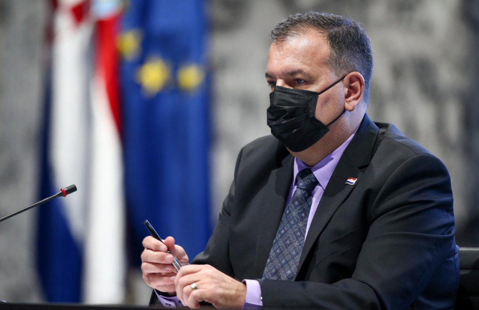 Pada li sutra još jedan ministar? ZASTUPNICI O BEROŠU: Hoće li ‘preživjeti’ ministar zdravstva?