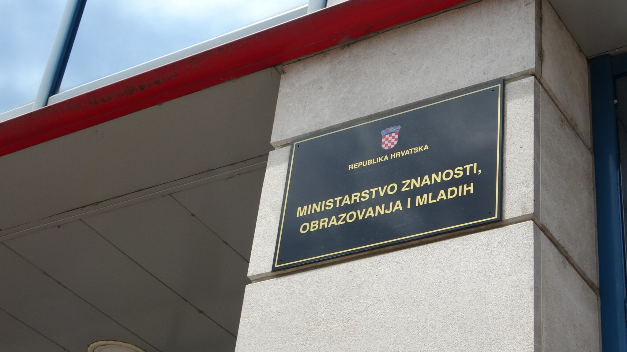 Sastanak u Ministarstvu: Sindikati i stručnjaci traže konkretne mjere za sigurnost u školama