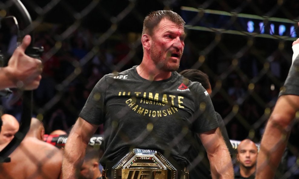 ODLAZAK VELIKANA  Stipe Miočić objavio kraj velike karijere