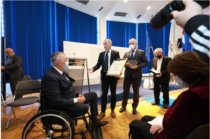 Miodragu Demi uručeno priznanje Veliko zlatno srce za doprinos u stvaranju Hrvatske