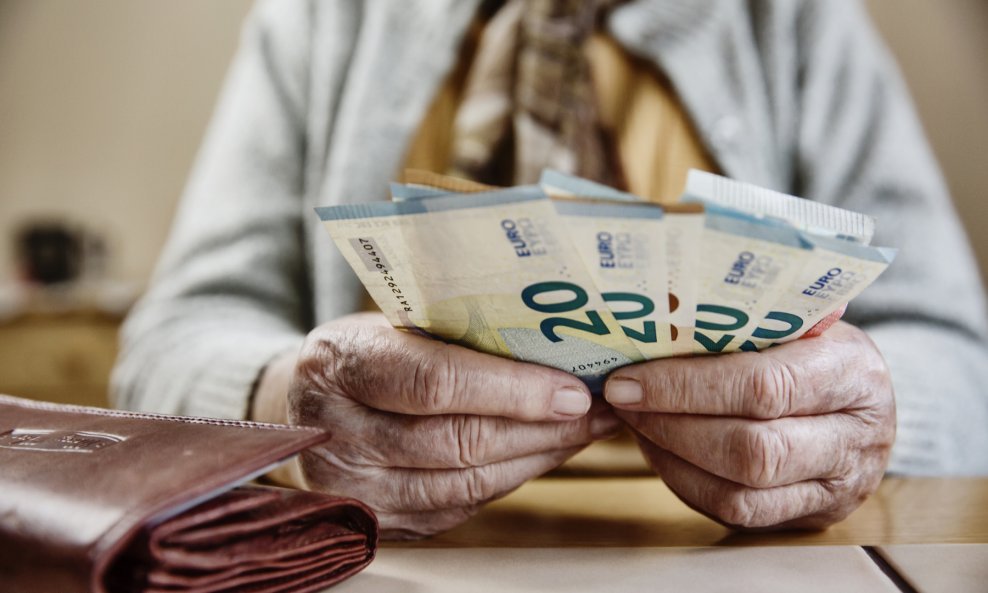 Mirovinska reforma na pomolu: Dio starijih će se riješiti doživotnog opterećenja
