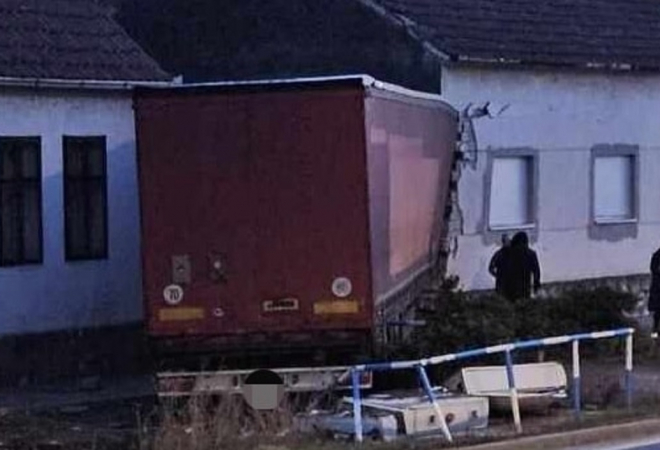 Kamionom uletio u kuću, djevojčicu izvukli iz ruševina: ‘Žena je plakala i vrištala’