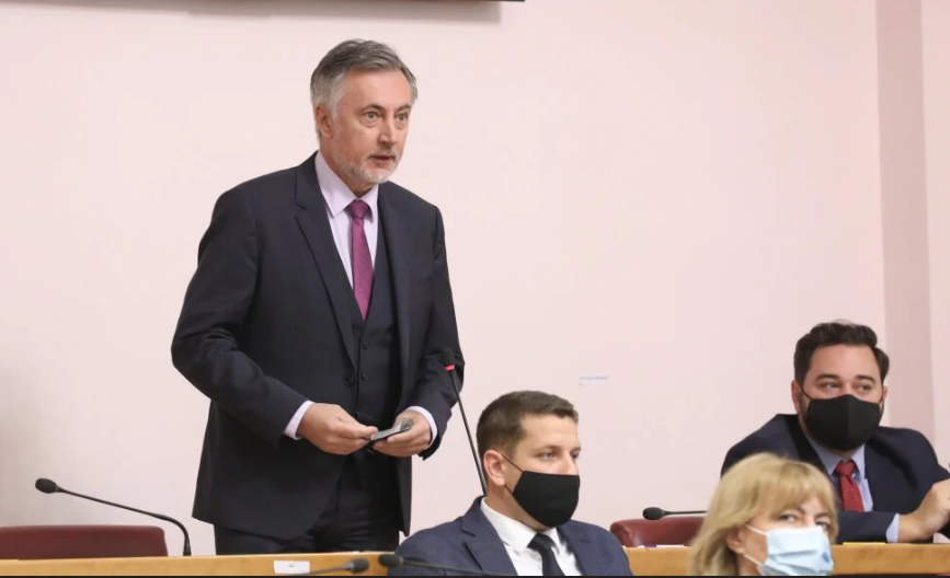 Škoro: Nije važno što su uhićene četiri osobe, jedna bivša Plenkovićeva ministrica, ali je bitno da je kao dijete glumila u mom spotu