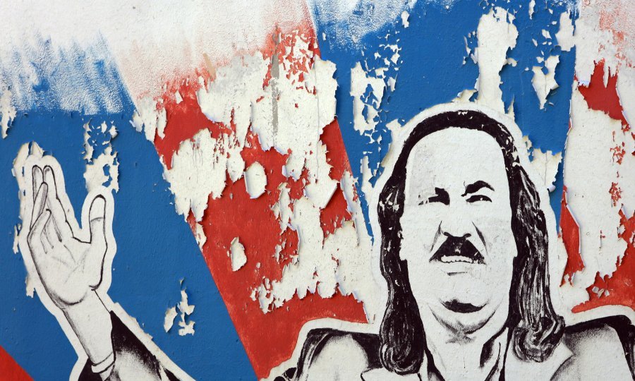 Pjesma 'Ja ne mogu drugo nego da ga volin' za dva dana je užgala Dalmaciju, povezala sve Hajdukovce svijeta te vratila Mišu Kovača i splitske Bile u vrh medijske pozornosti