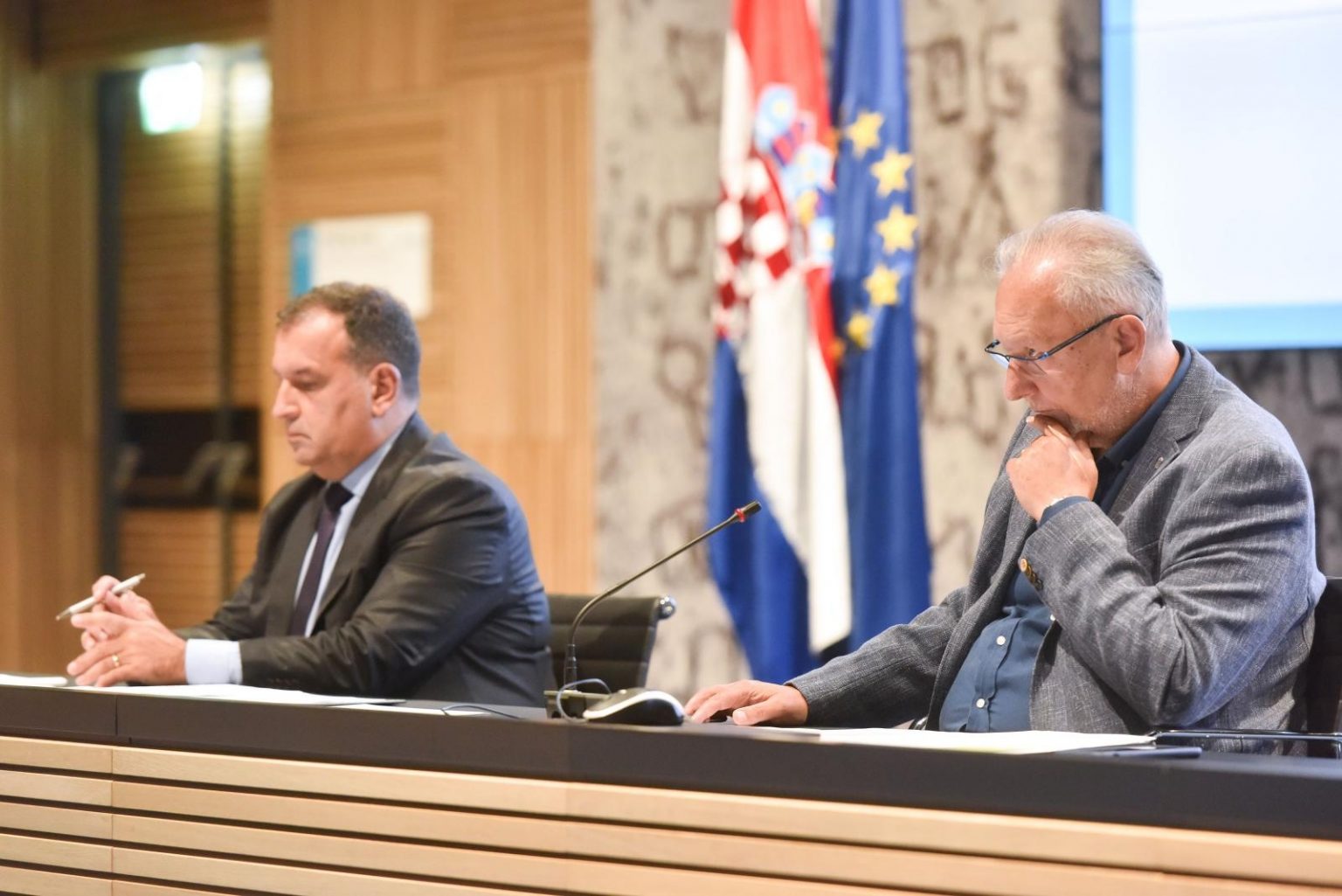 Od ponoći nove mjere: Uvode se covid-potvrde u autoškole, promjena i za koncerte