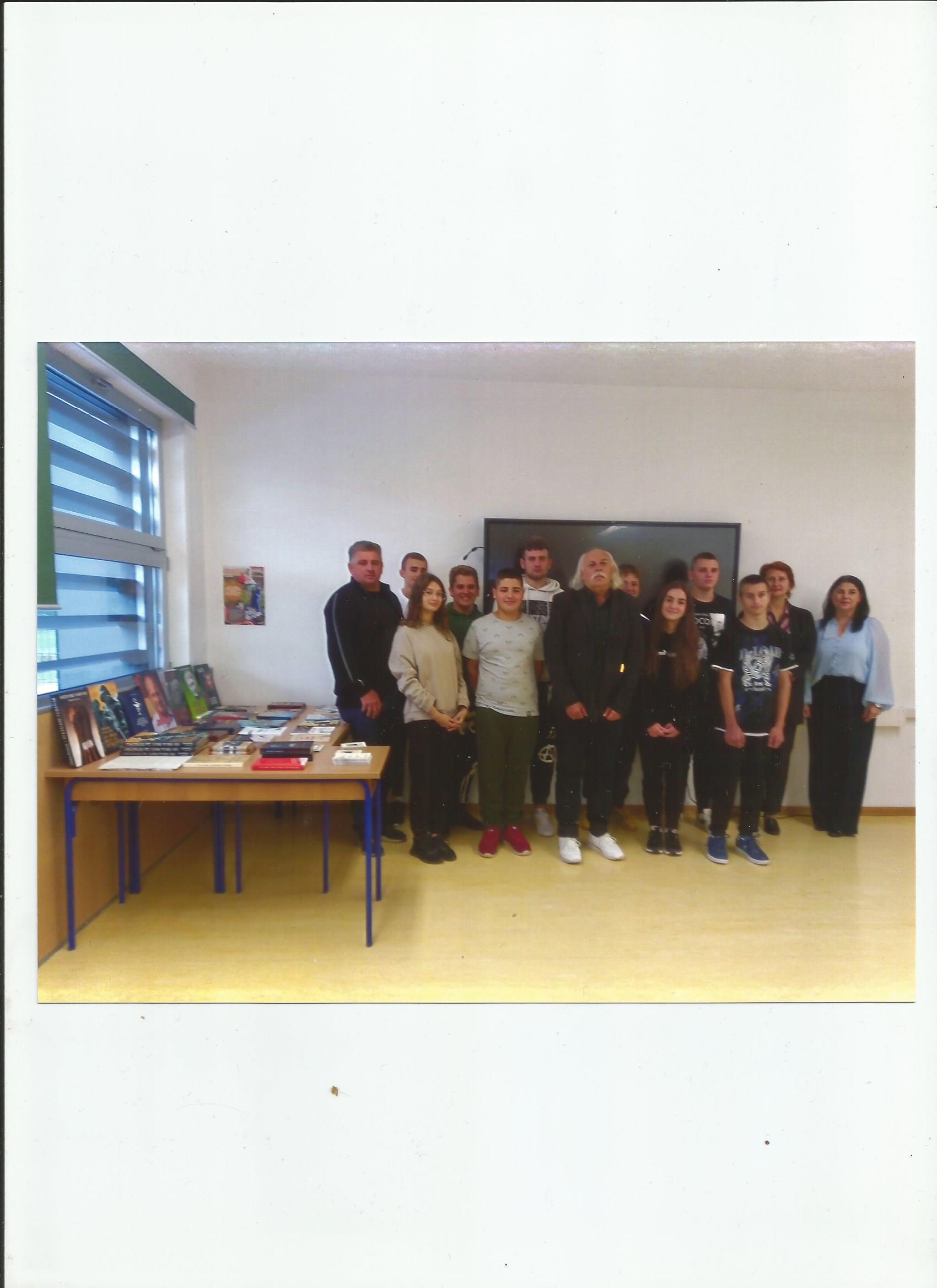 Pavković školi darovao svoje knjige