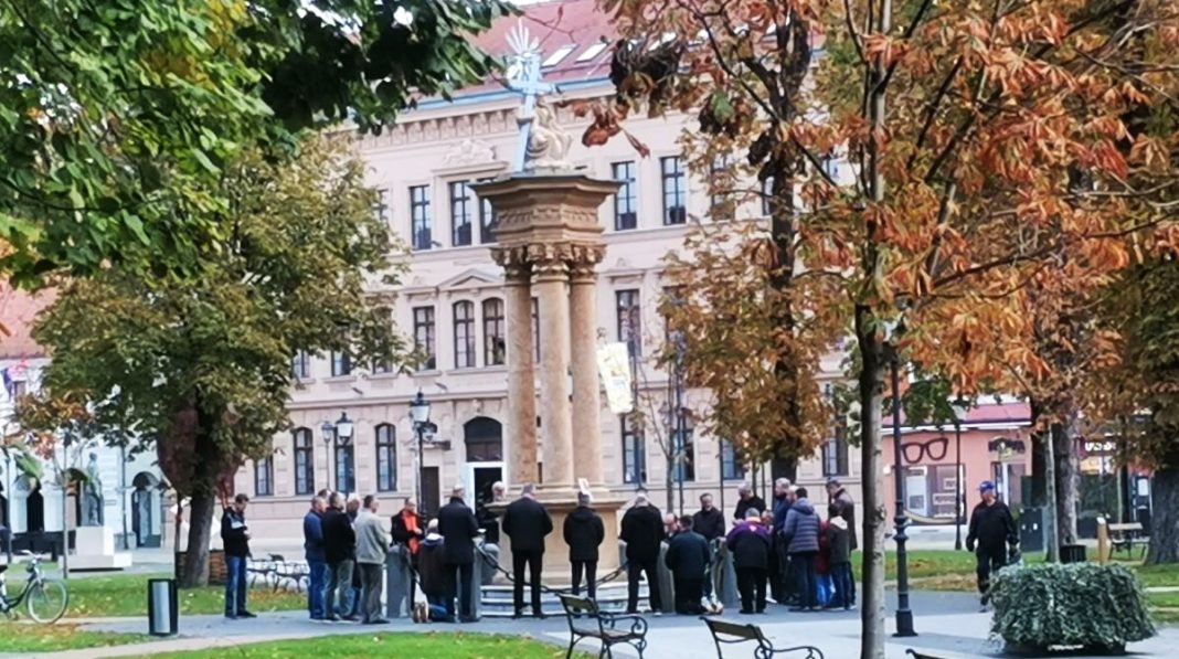 Vinkovački molitelj: Bolje biti klečavac, nego kmečavac, a molitva smeta samo Zlu ...