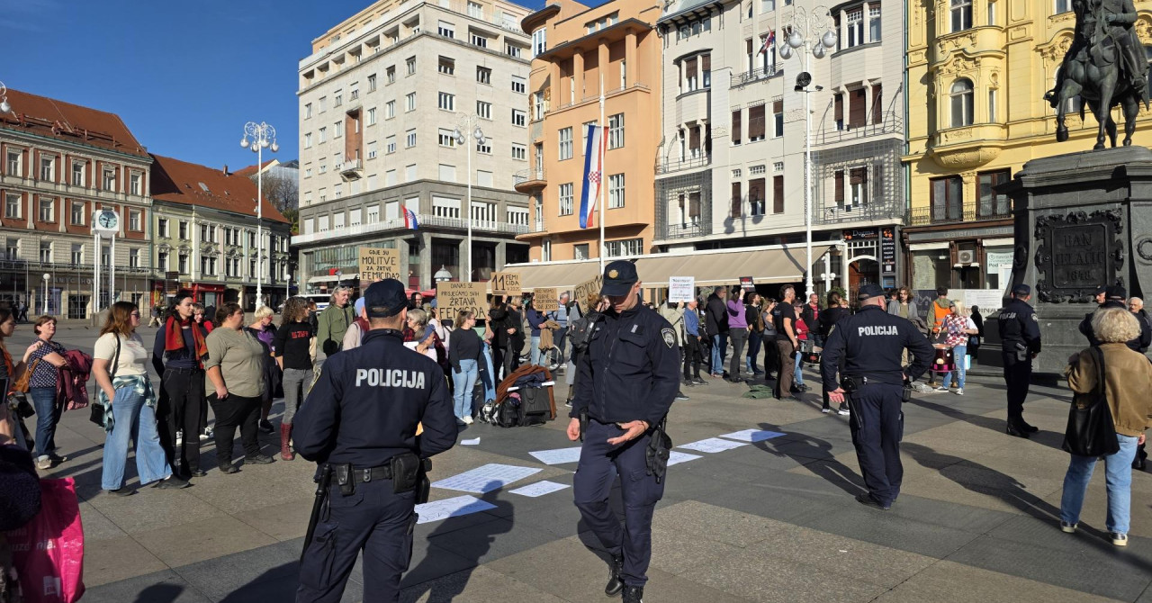 S jedne strane molitelji, s druge ‘Slobodna Palestina‘: Dok policija osigurava prosvjed, pazite što rade klinci