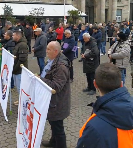 UŽIVO I jutros muška krunica na Trgu bana Jelačića; moli se u još šest gradova