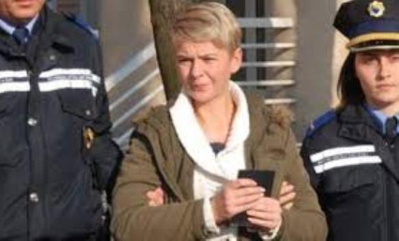 POGINULA ‘DJEVOJKA-MONSTRUM’: Gasila cigarete po Hrvatima i Bošnjacima u logoru