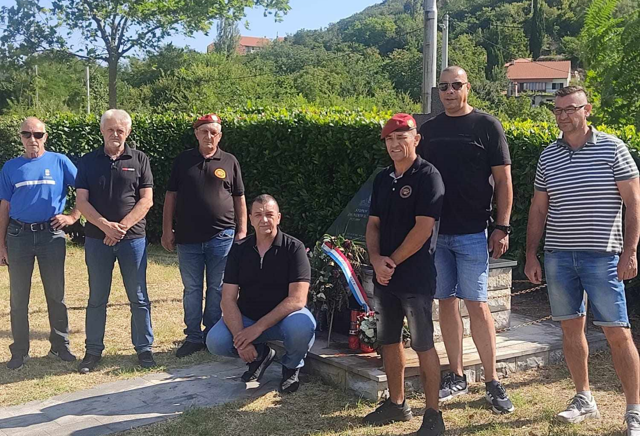 Urnebesna izjava branitelja s obljetnice: ‘Tog dana u Knin je mogla ući i moja pokojna baba’