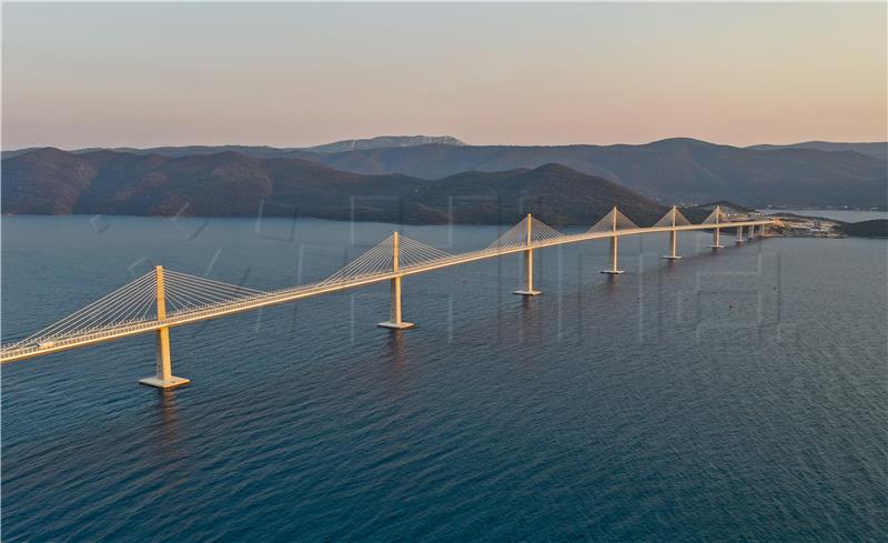 Danas se otvara Pelješki most kojim se spaja jug Hrvatske s ostatkom države