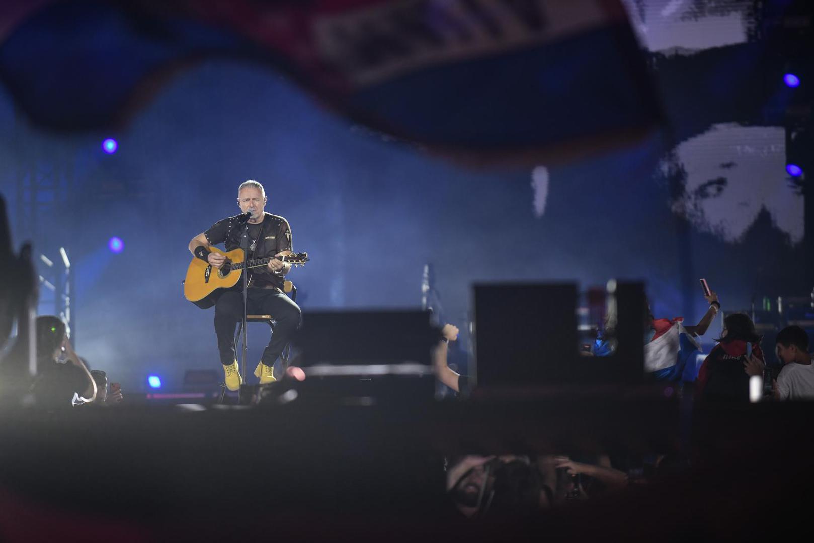 Marko Perković Thompson održao prvi koncert u Zadru, njegova poruka odjekuje Hrvatskom: 'Tko ne izlazi na izbore, nije ga briga za Hrvatsku'