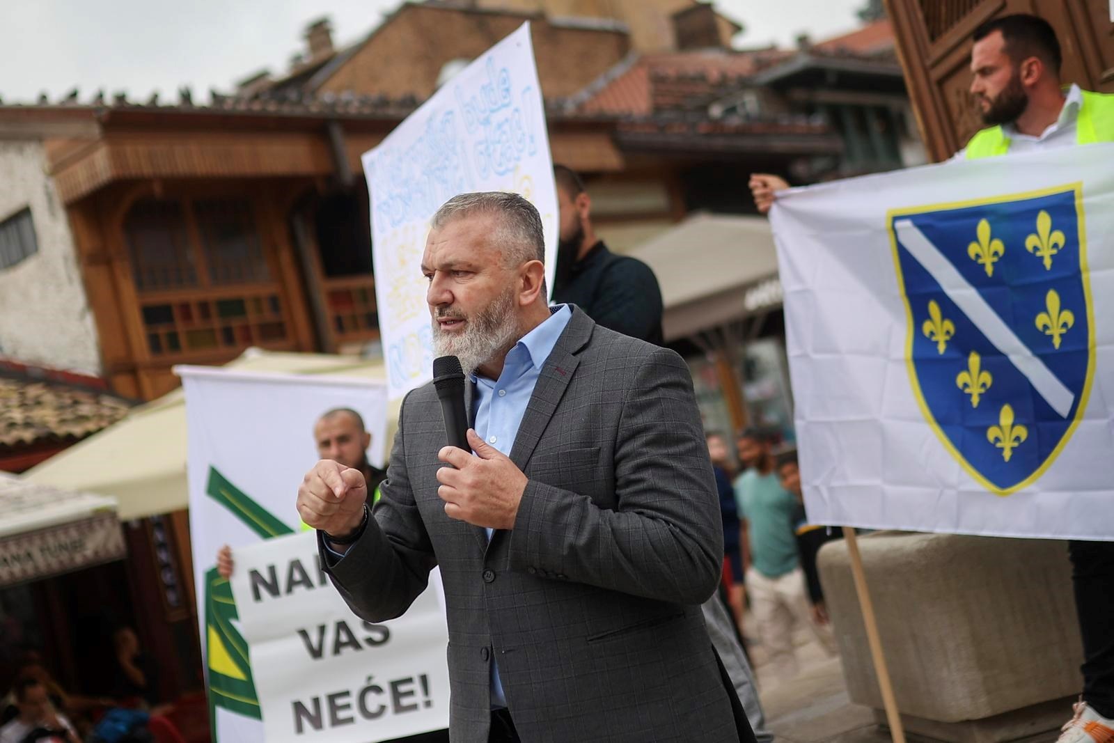 NAPETO U BIH  Priveden čovjek koji je najavio dolazak 1000 muslimana i klanjanje u Širokom Brijegu?