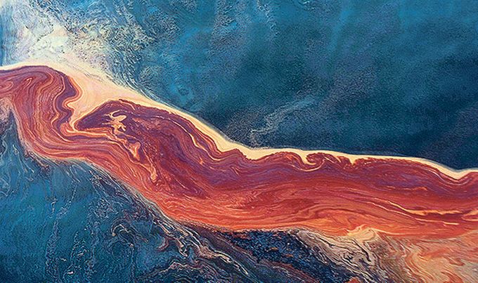 VELIKA NAFTNA MRLJA KREĆE SE MEDITERANOM: Krenula je iz rafinerije, sumnja se da su pokušali zataškati razmjere katastrofe!