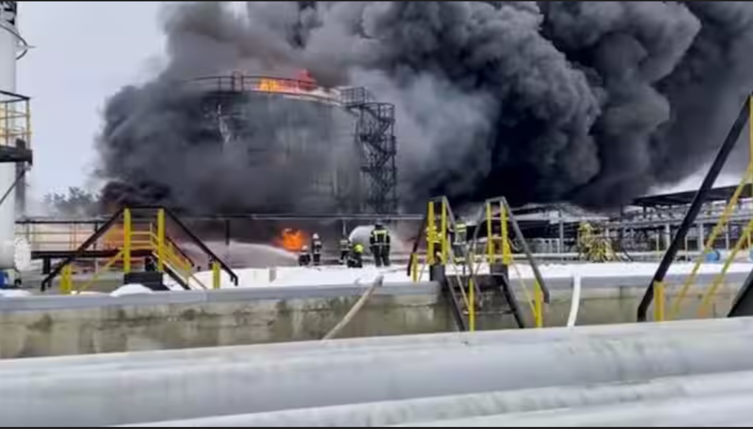 Ukrajina pogodila naftovod Družba: Kijev cilja rusku energetsku infrastrukturu kako bi oslabio ratne napore