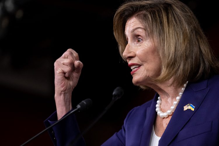 Nancy Pelosi podržala Kamalu Harris za američku predsjednicu