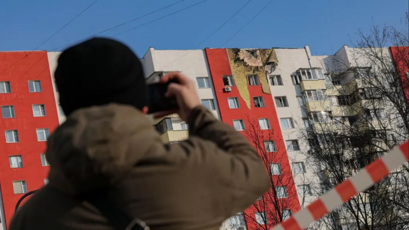 Zračni promet iznad Moskve obustavljen zbog napada dronovima, istodobno napadnut i Harkiv